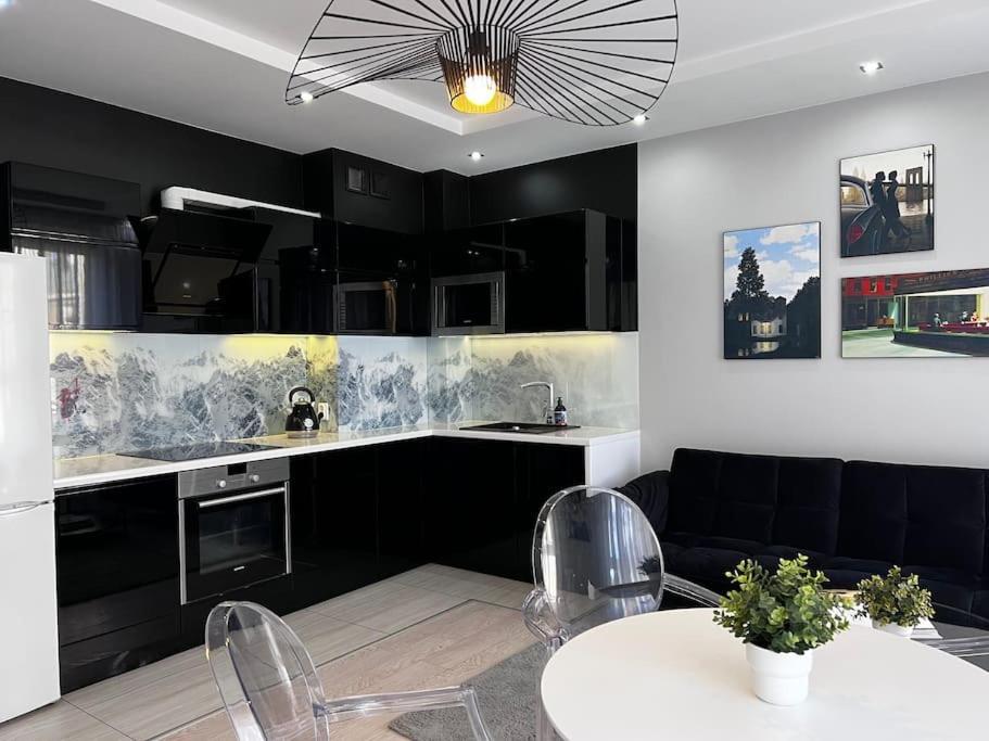 Europa22 "Apartament Delux" Z Wanna - Centrum Miasta Z Widokiem Na Staw Томашув-Мазовецки Экстерьер фото