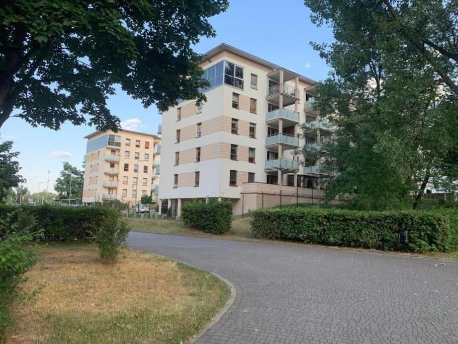 Europa22 "Apartament Delux" Z Wanna - Centrum Miasta Z Widokiem Na Staw Томашув-Мазовецки Экстерьер фото
